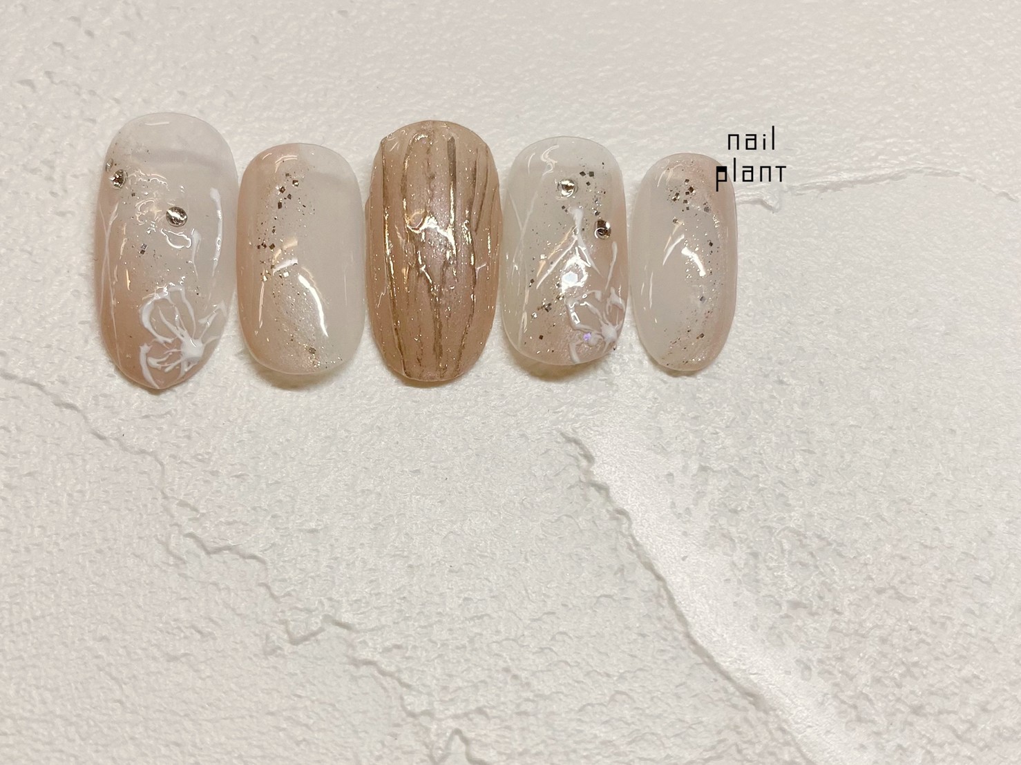 nailplantのネールアートの例